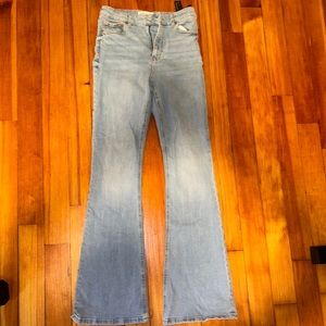 Zara light wash jeans size 6. Condition- like new